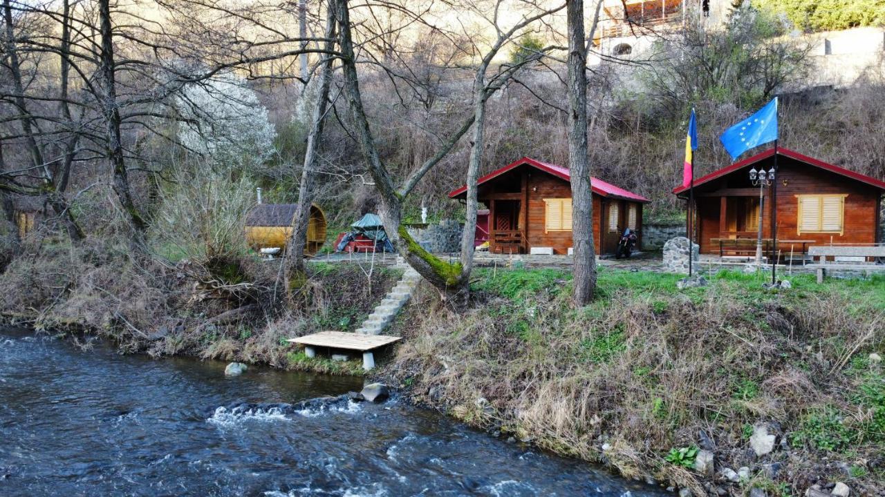 Eden Natural Resort - Transalpina Capalna Exterior photo