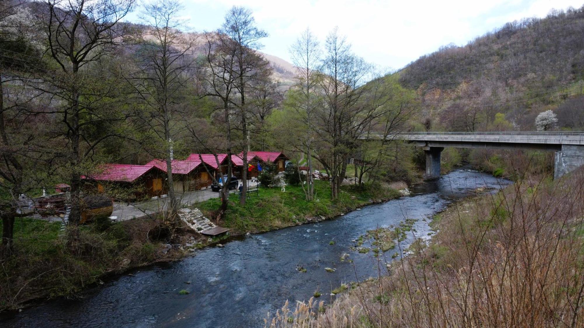 Eden Natural Resort - Transalpina Capalna Exterior photo